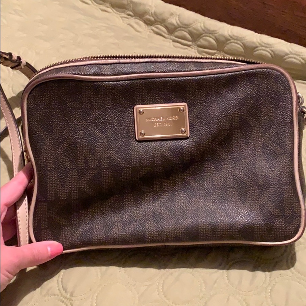 Michael Kors Jet Set crossbody purse